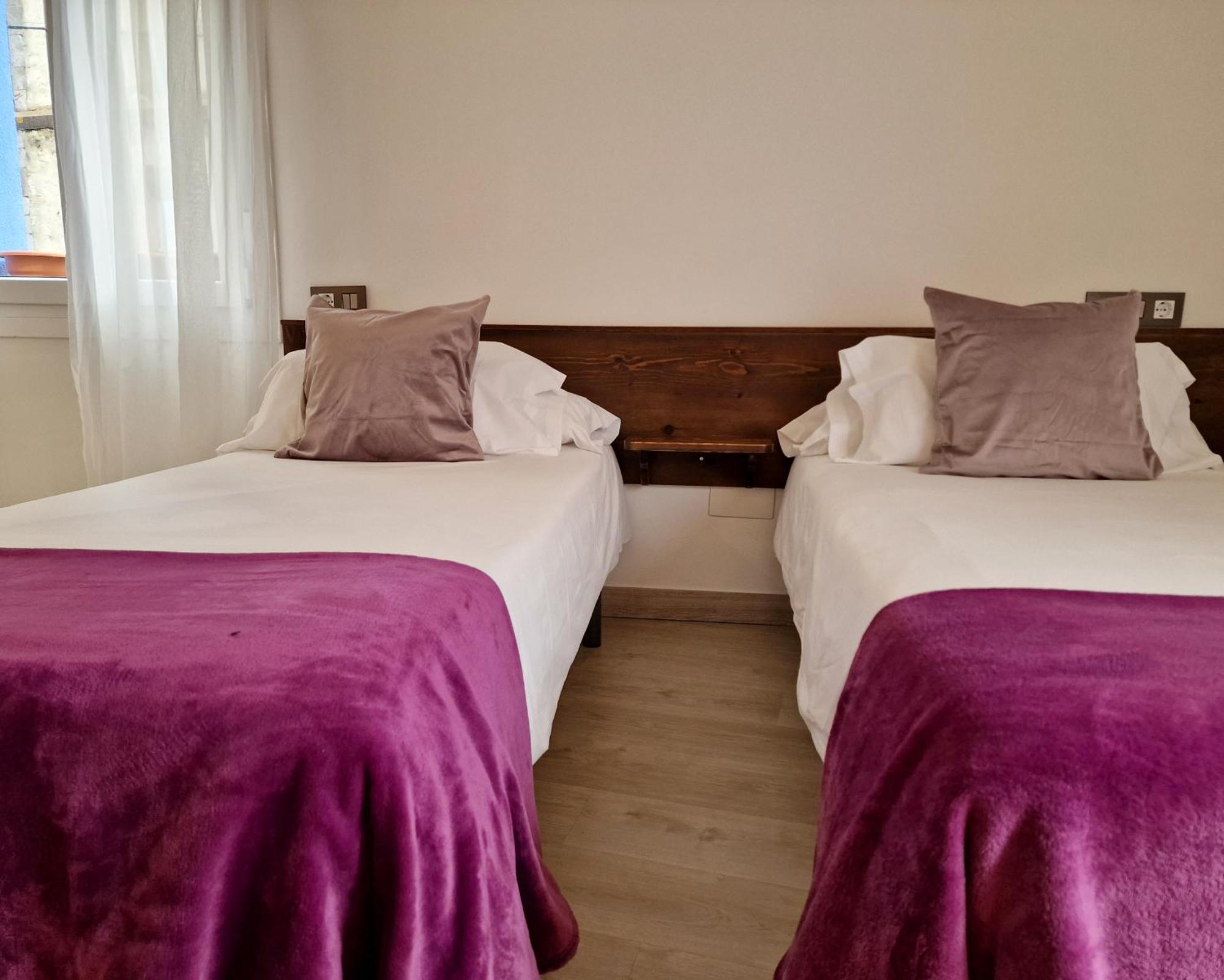 Hostal Remona Espinama Ngoại thất bức ảnh