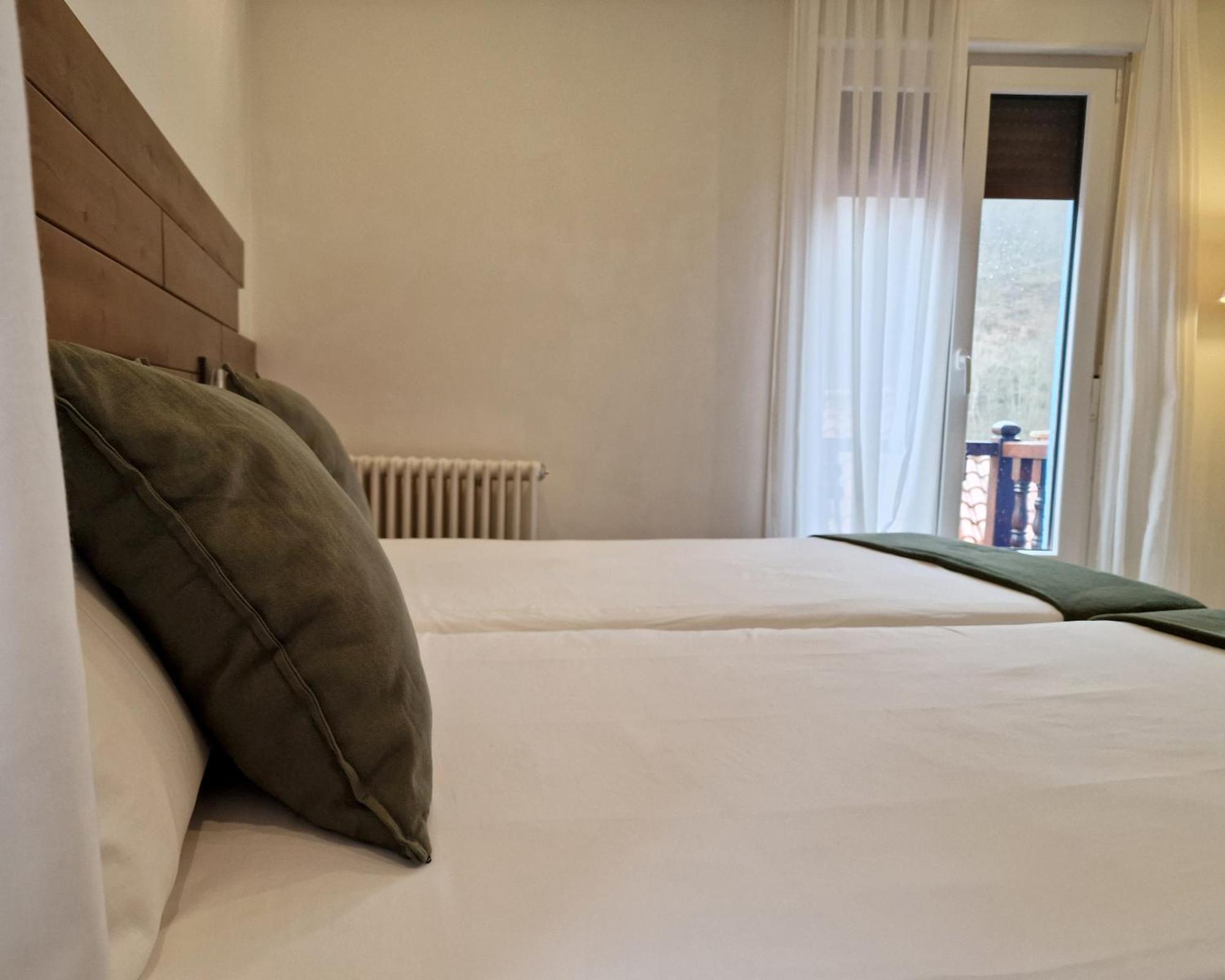 Hostal Remona Espinama Ngoại thất bức ảnh