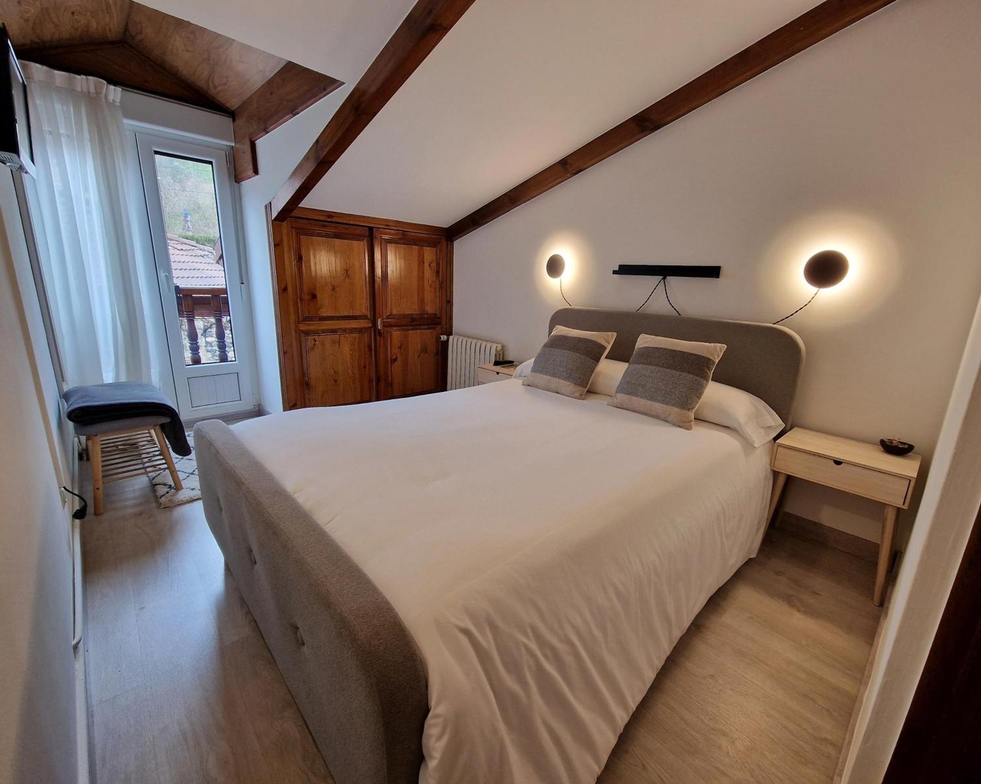Hostal Remona Espinama Ngoại thất bức ảnh